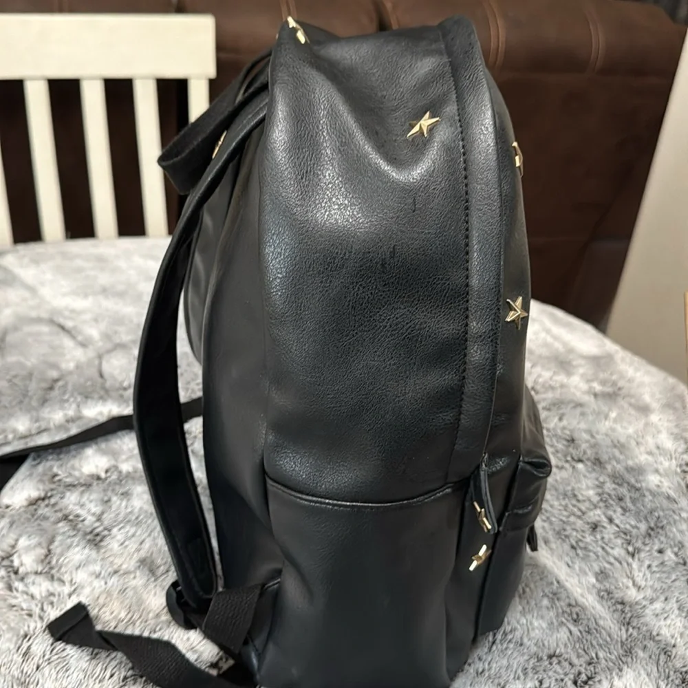 Kiss Me Couture Girls Black Backpack Adjustable Strap Zip Pockets Faux‎ Leather